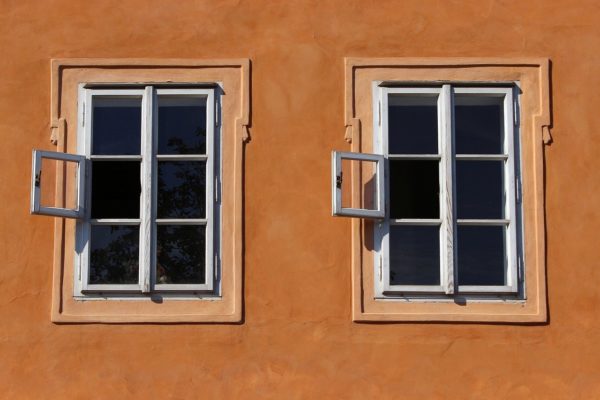 windows, wall, house-941625.jpg